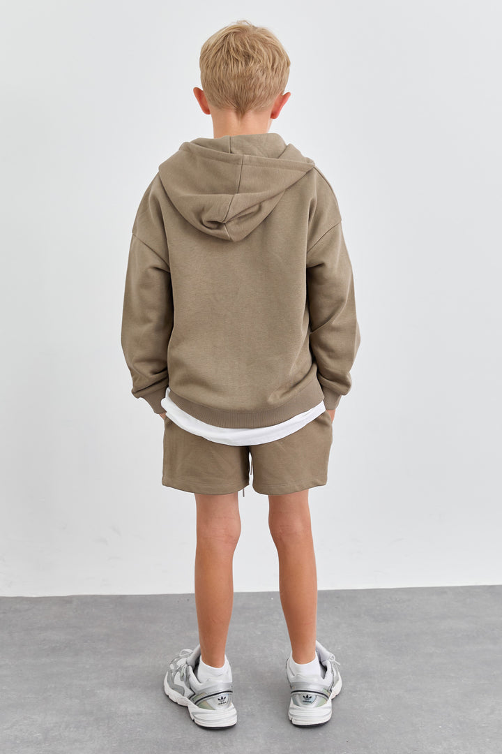 סט אוברסייז קפוצ'ון עם רוכסן ומכנסיים קצרים | חום