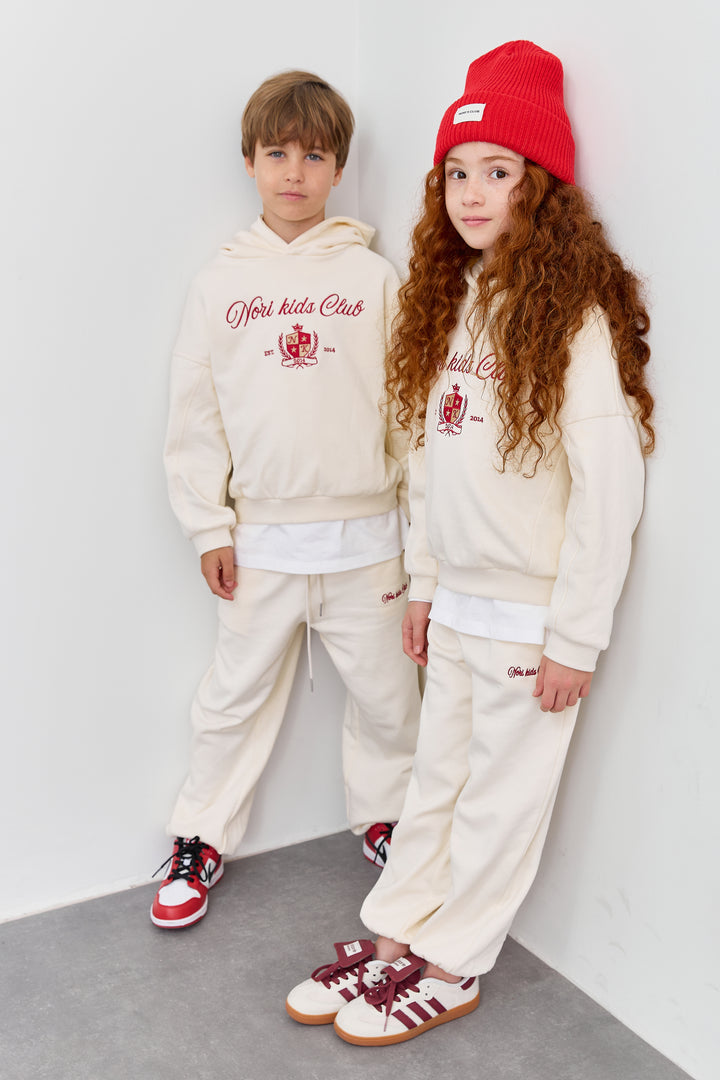 חליפת KIDS CLUB גזרת אוברסייז בשילוב רקמה | קרם