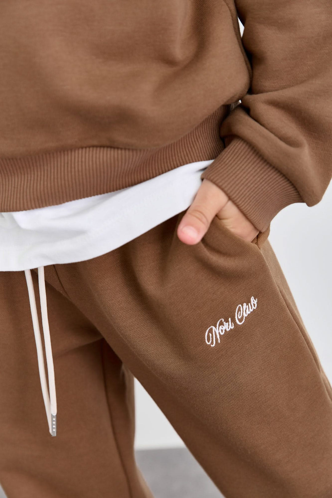 חליפה מבד פרנץ' טרי סווטשירט גולף עם רוכסן ומכנסי בלון | חום