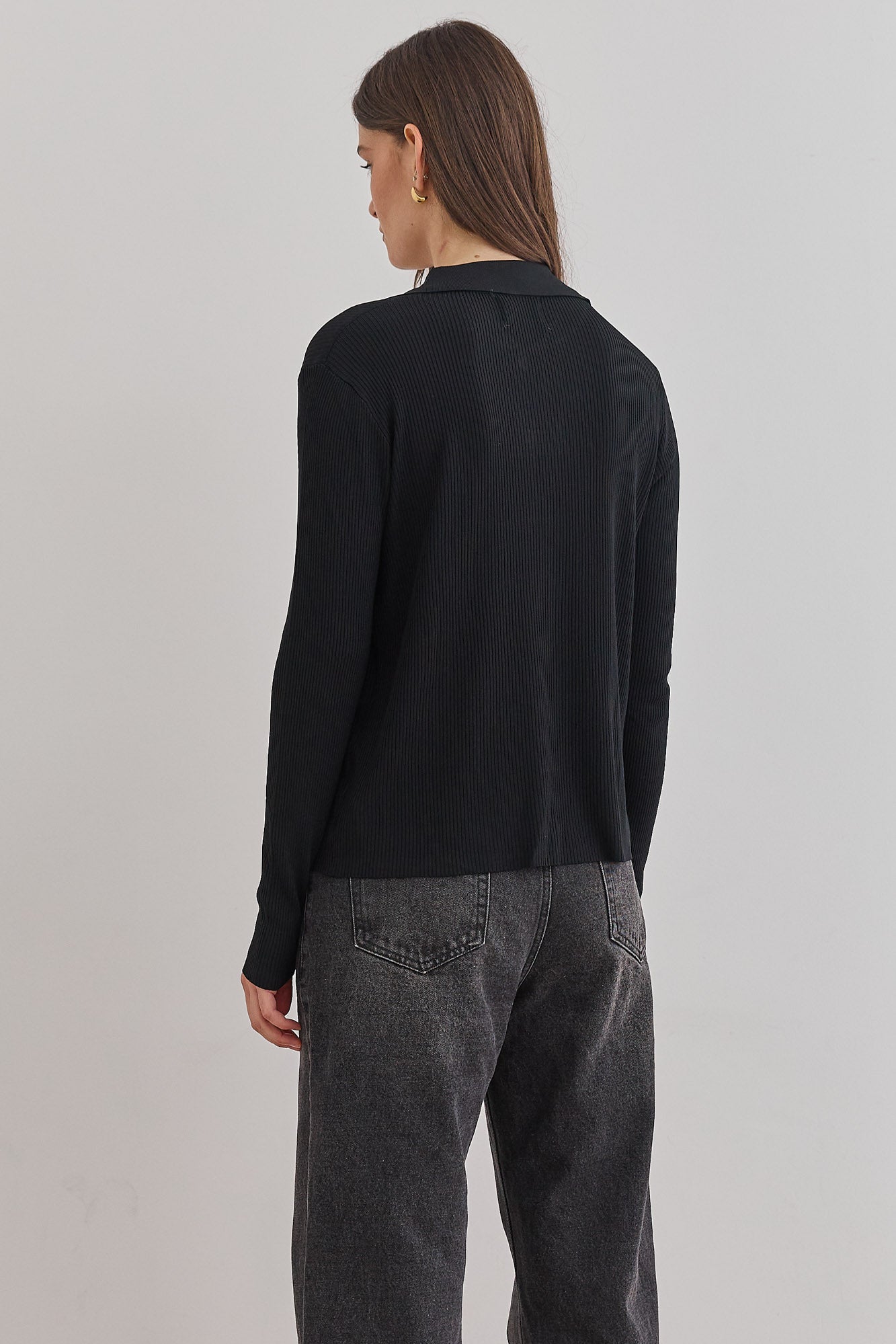 חולצת סריג ריב אנה בשילוב צווארון | שחור