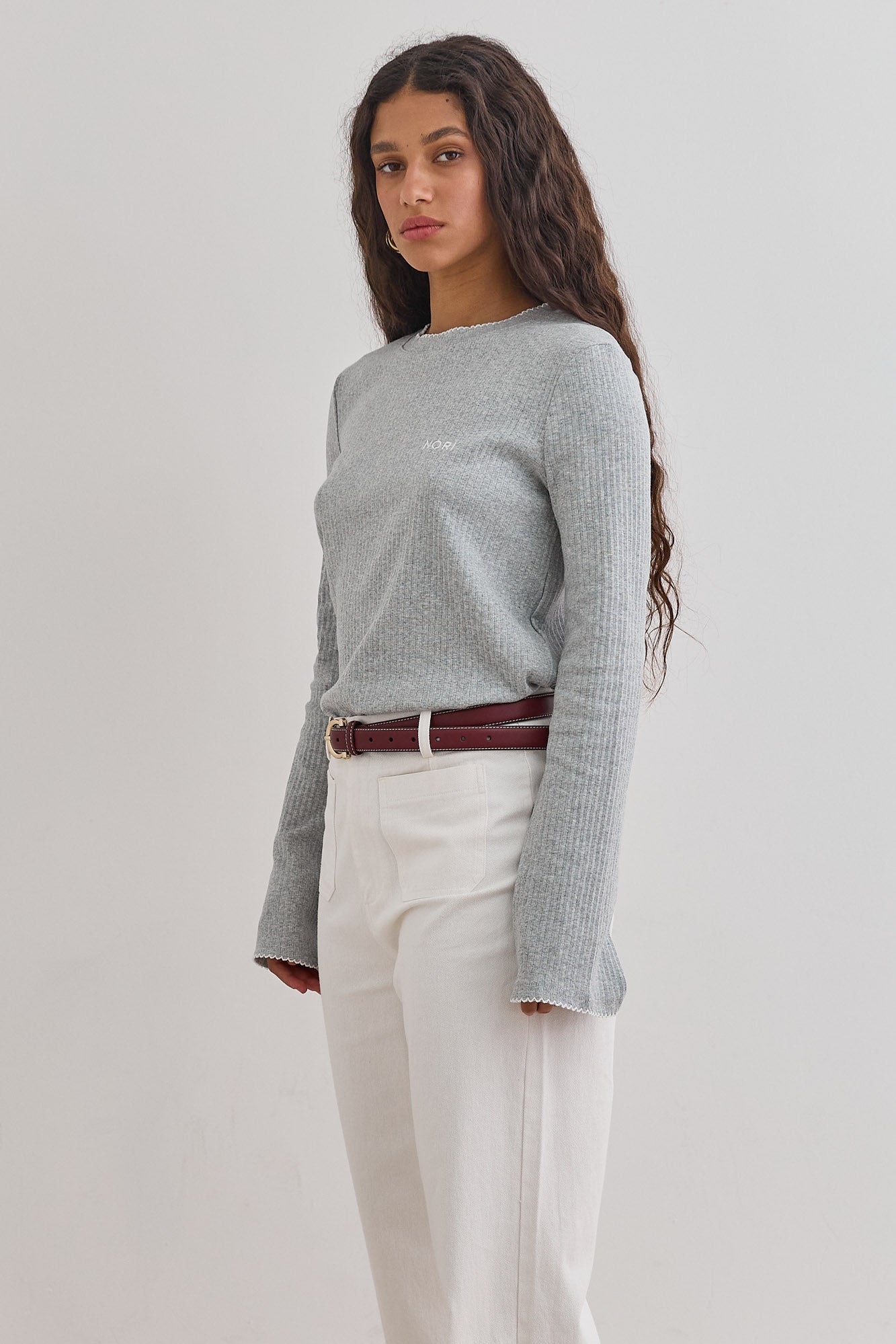 חולצת טום בד ריב סיומת תיפורים | אפור