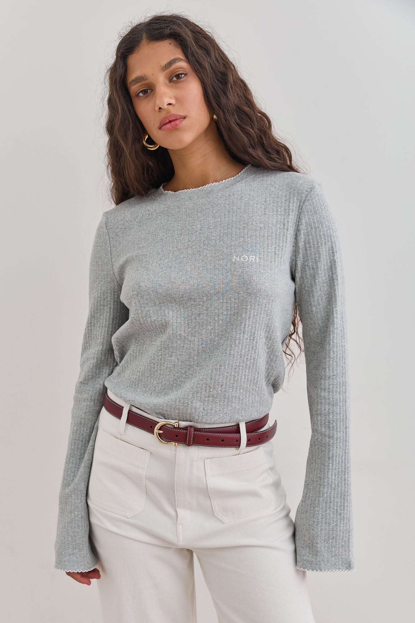 חולצת טום בד ריב סיומת תיפורים | אפור