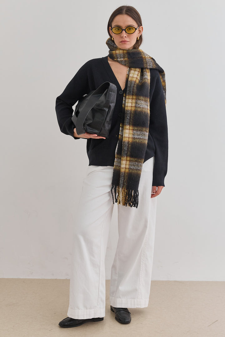 צעיף משבצות גאלה סיומת פרנזים | שחור/צהוב