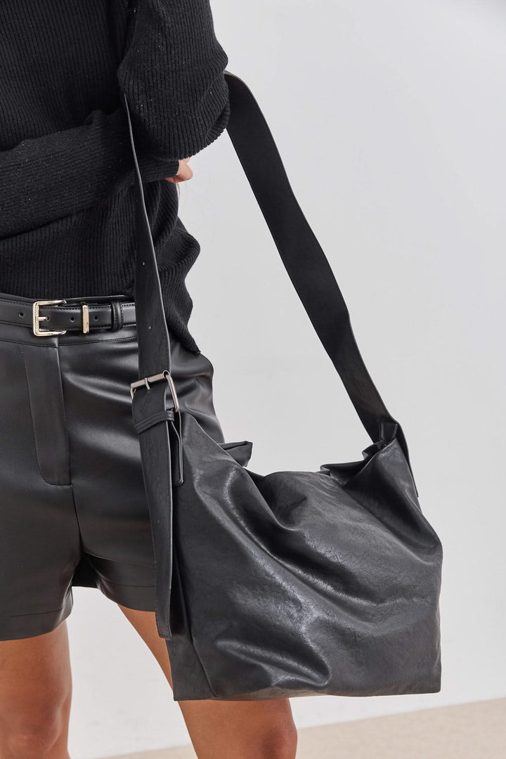 תיק צד פיט דמוי עור | שחור