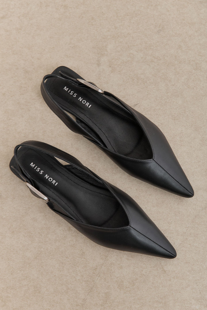 נעלי אלאיה שפיץ אבזם צידי | שחור