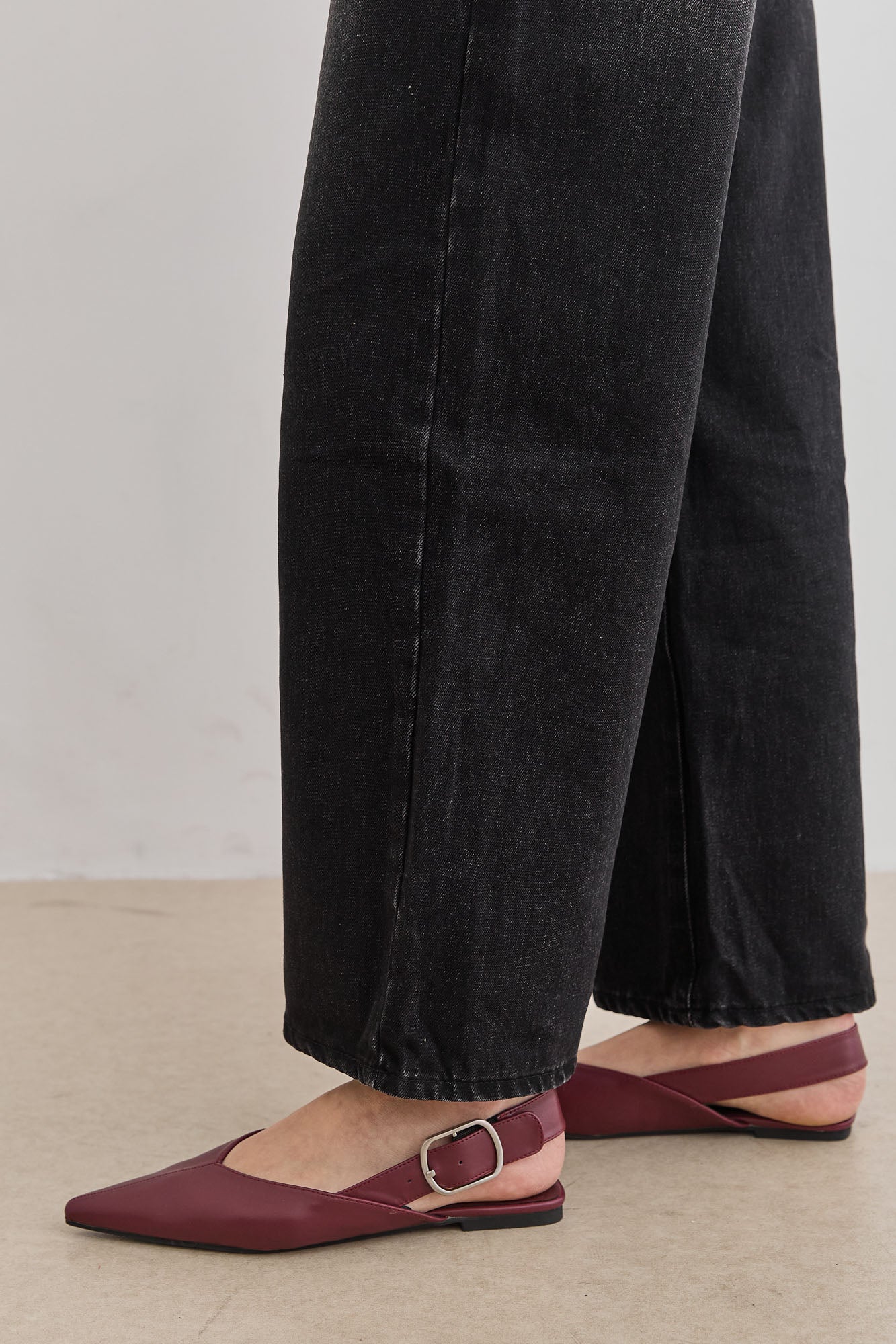 נעלי אלאיה שפיץ אבזם צידי | בורדו