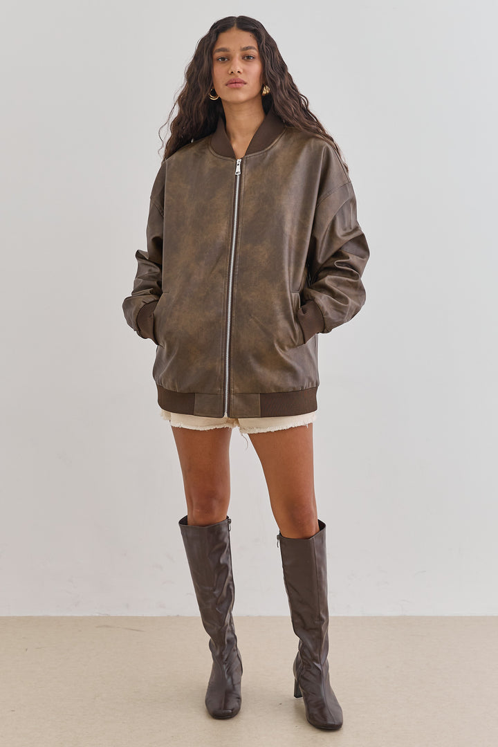 מעיל בומבר דרו דמוי עור משופשף | חום כהה