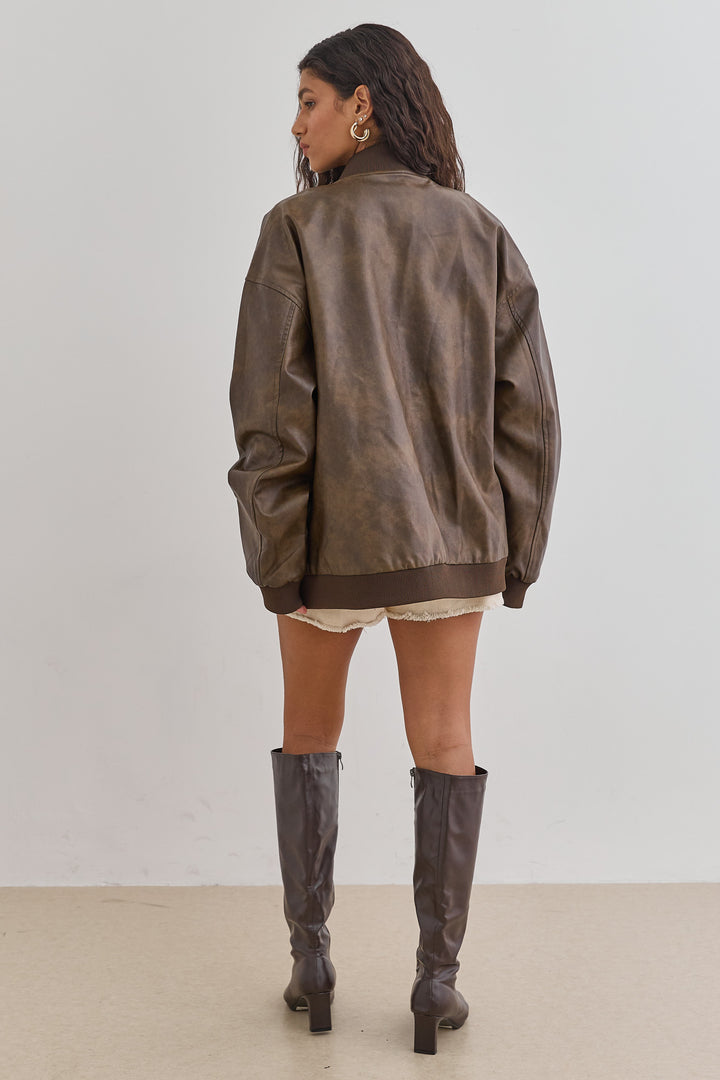 מעיל בומבר דרו דמוי עור משופשף | חום כהה