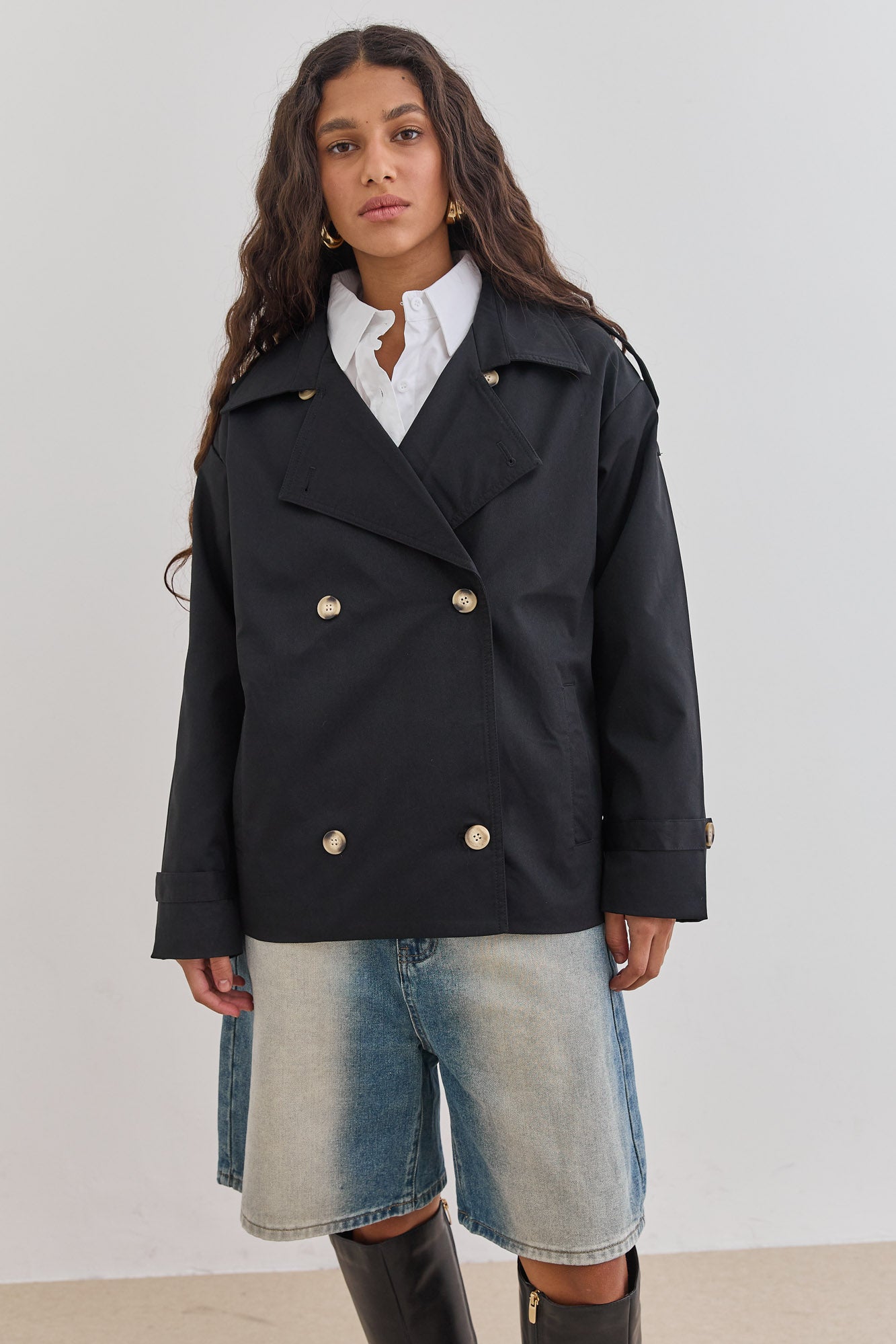 מעיל טראנץ' אלסקה כפתורים מנומרים | שחור