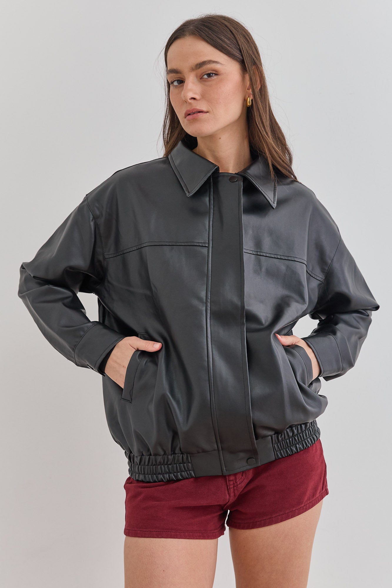 מעיל נסיה דמוי עור גזרת אוברסייז | שחור