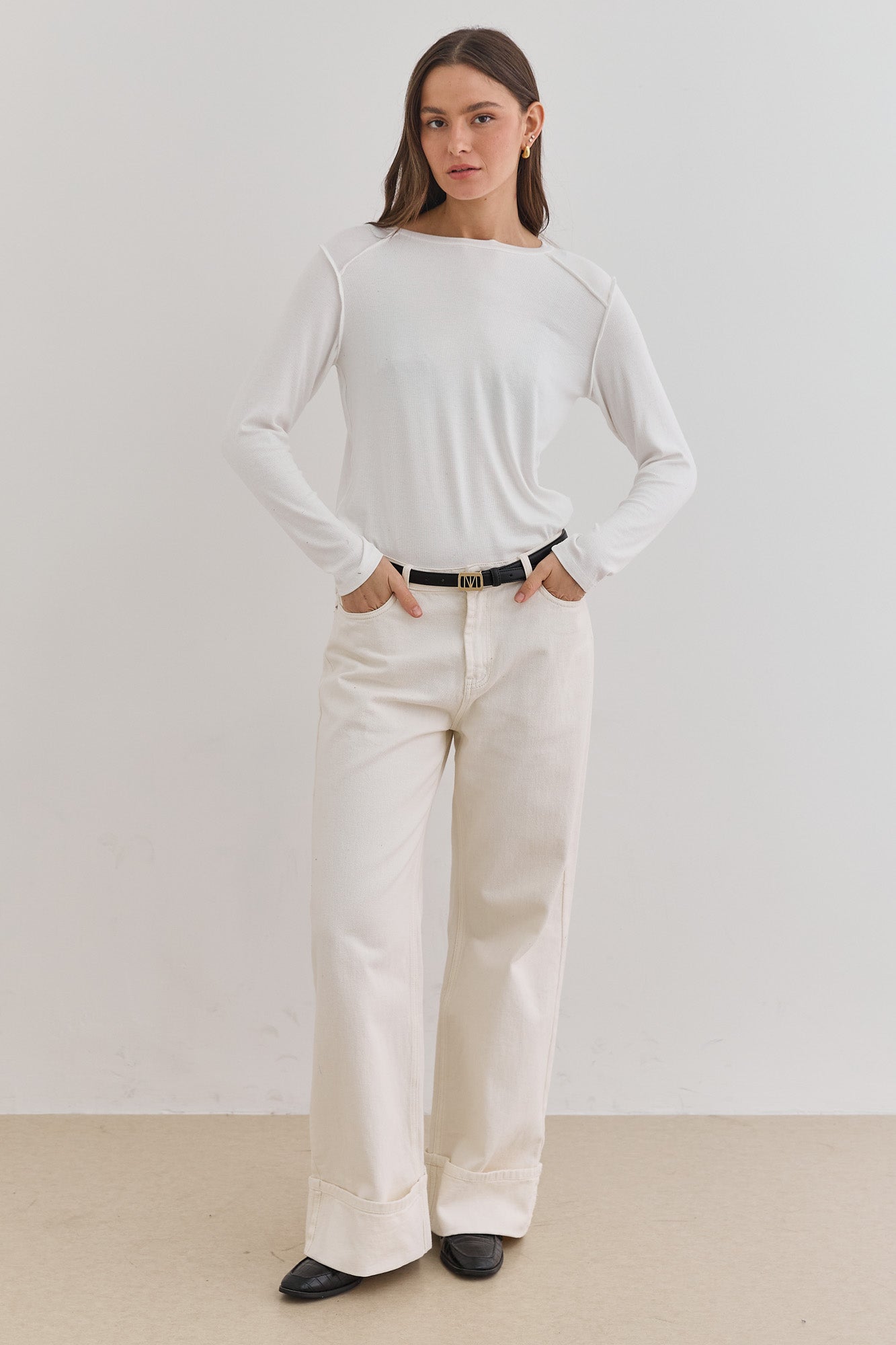 חולצת מילנה תיפורים בולטים | לבן