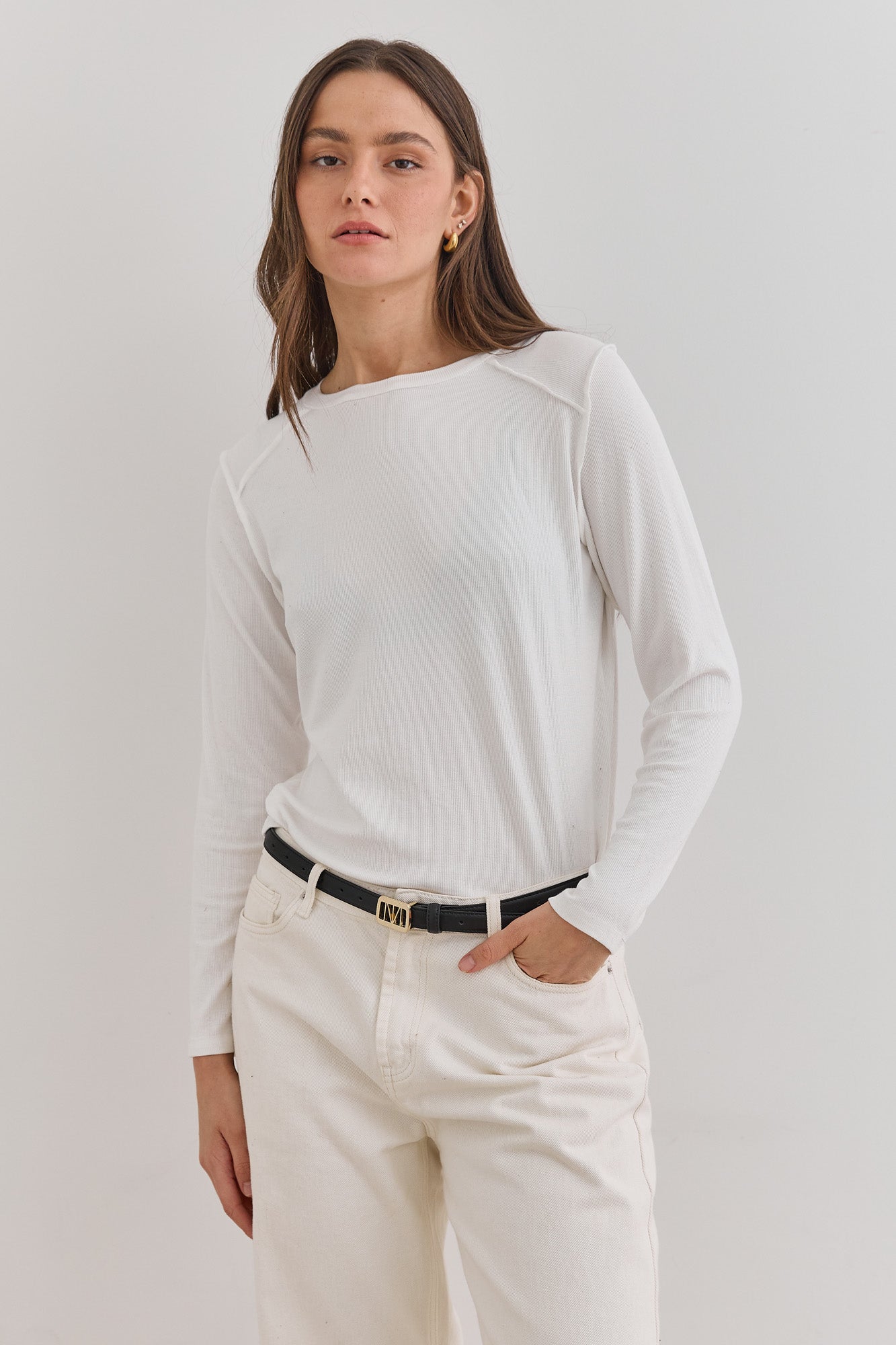 חולצת מילנה תיפורים בולטים | לבן