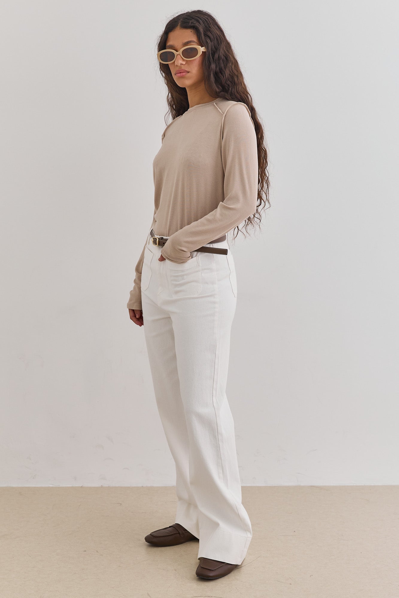 חולצת מילנה תיפורים בולטים | בז'