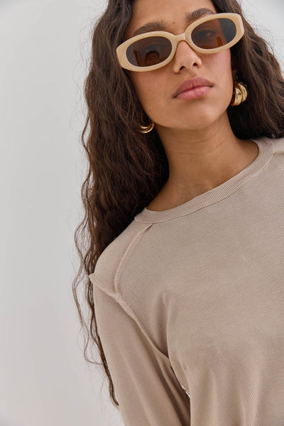 חולצת מילנה תיפורים בולטים | בז'