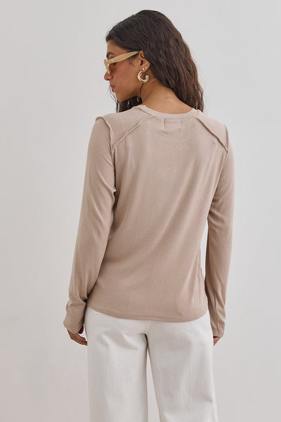 חולצת מילנה תיפורים בולטים | בז'