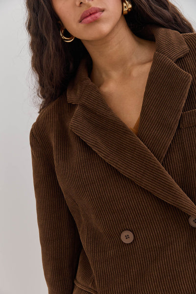 בלייזר קורדורוי אנדי בגזרה מחויטת | חום כהה