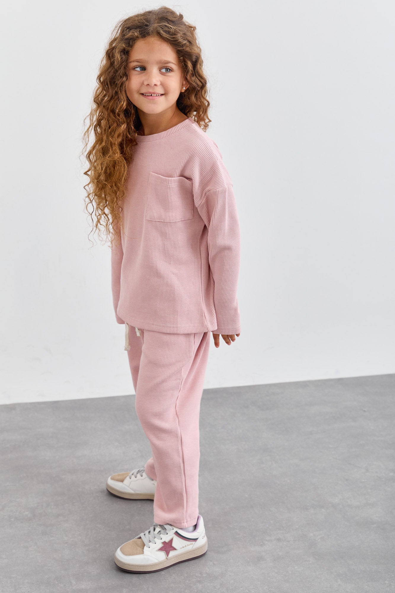 חליפת קים בד וופל בשילוב רקמת לוגו | ורוד