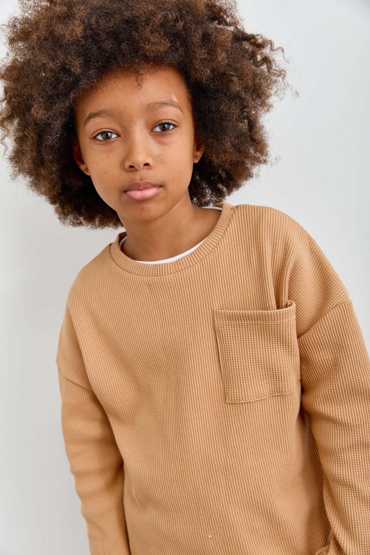 חליפת רוי בד וופל בשילוב רקמת לוגו | חום