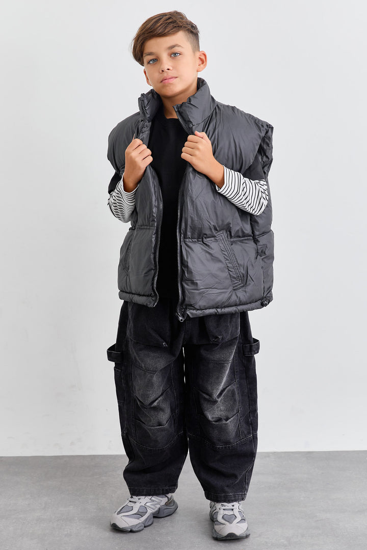 ווסט פוף בסגירת רוכסן | שחור