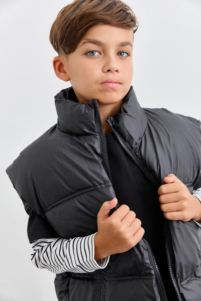 ווסט פוף בסגירת רוכסן | שחור