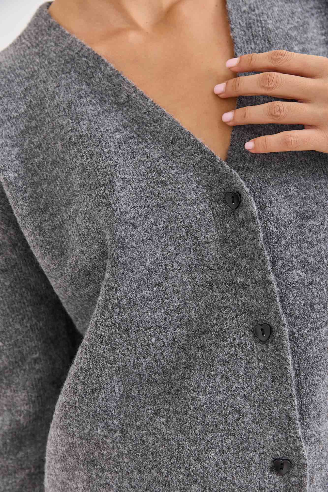 קרדיגן סריג קלואי כפתורי לב | אפור