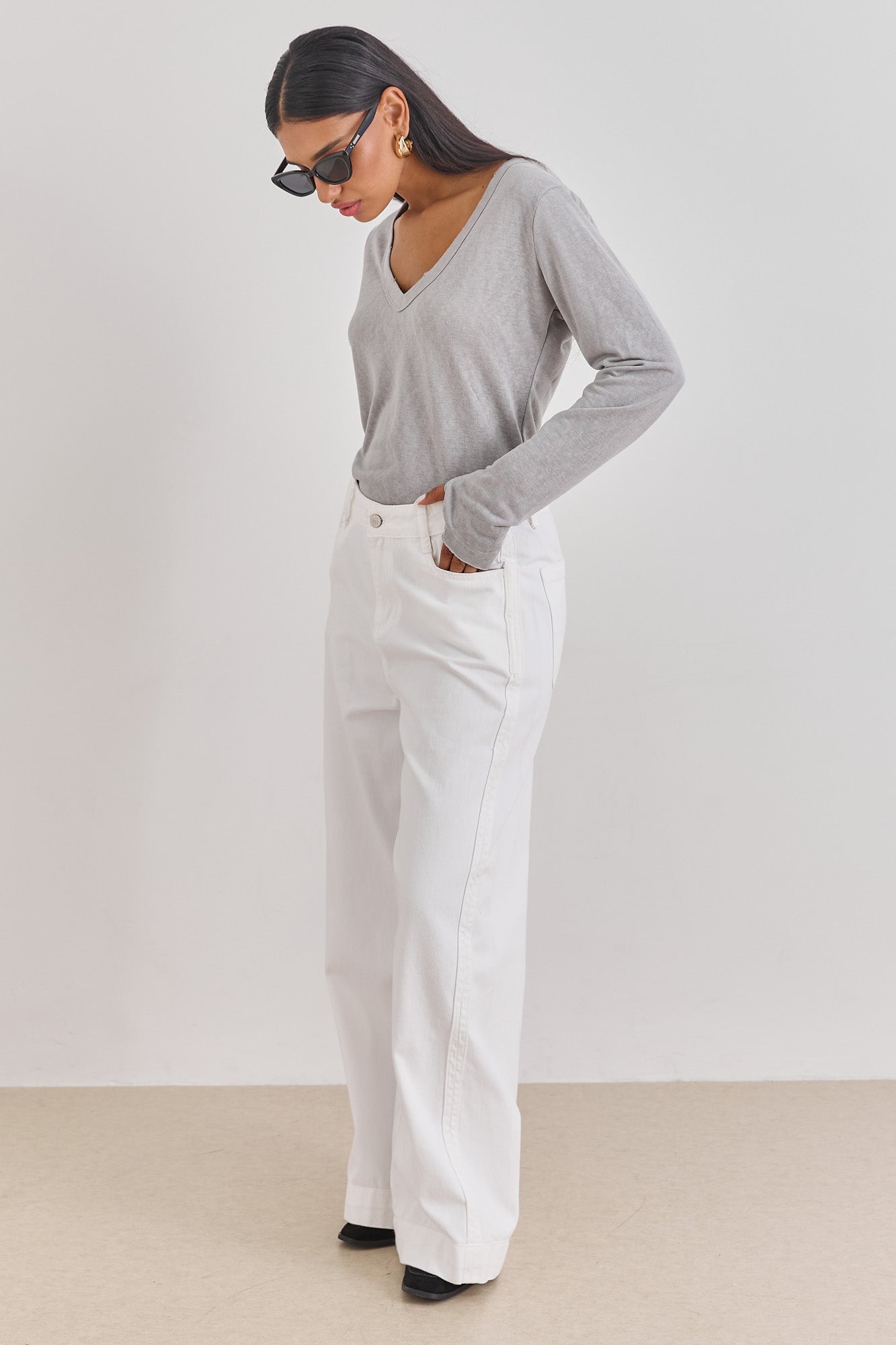 טי שירט זואי דמוי פשתן שרוול כפפה סיומת פרומה | אפור סילבר