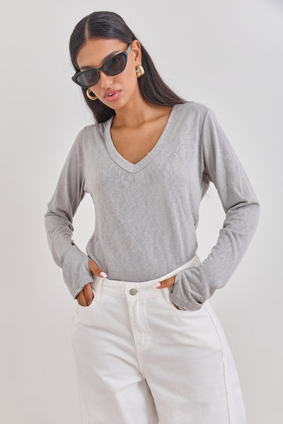 טי שירט זואי דמוי פשתן שרוול כפפה סיומת פרומה | אפור סילבר