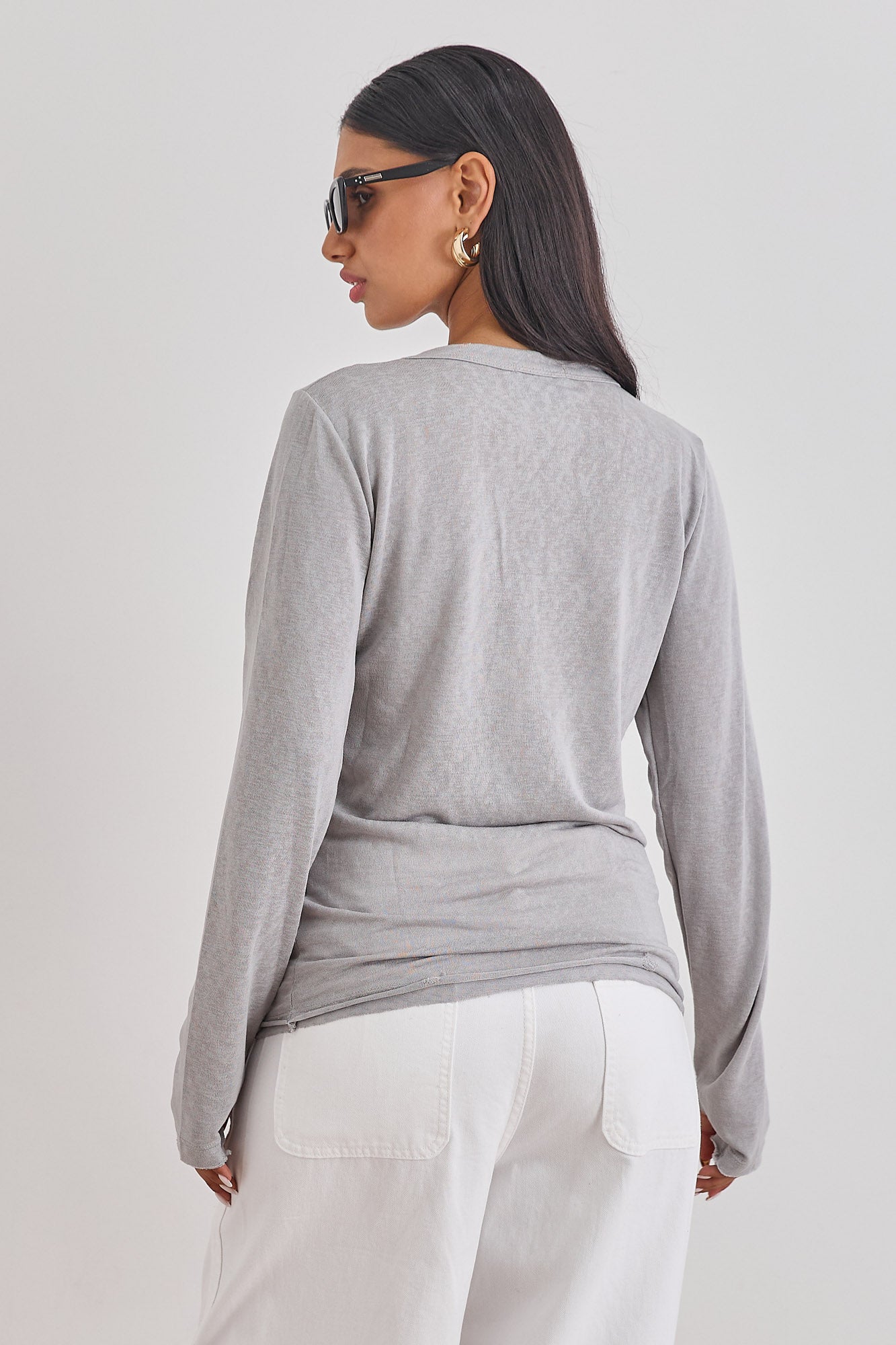 טי שירט זואי דמוי פשתן שרוול כפפה סיומת פרומה | אפור סילבר