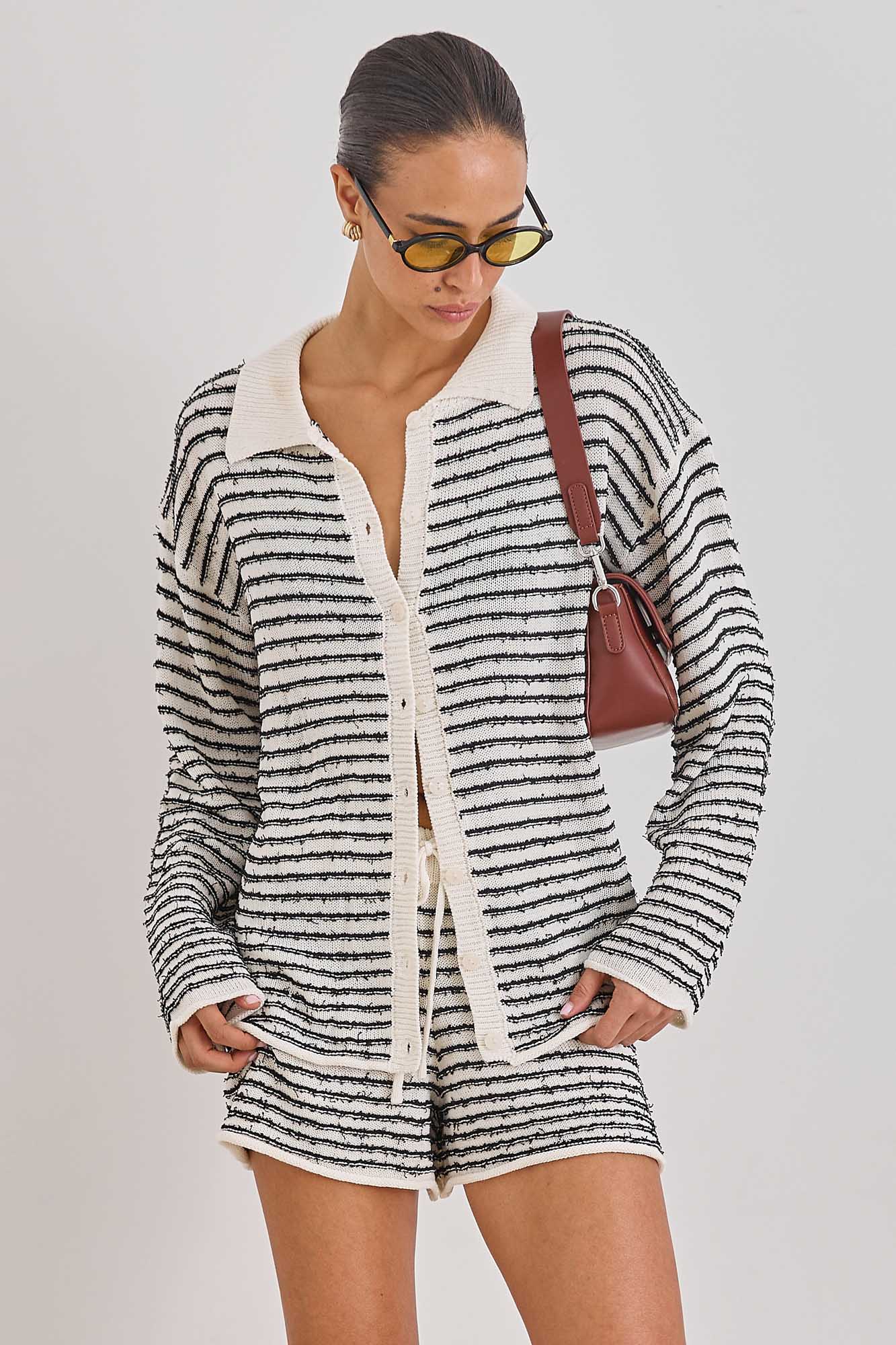 מכנסי סריג אדלין סטרייפס קצרים | קרם/שחור