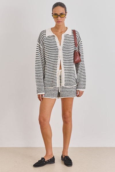 מכנסי סריג אדלין סטרייפס קצרים | קרם/שחור