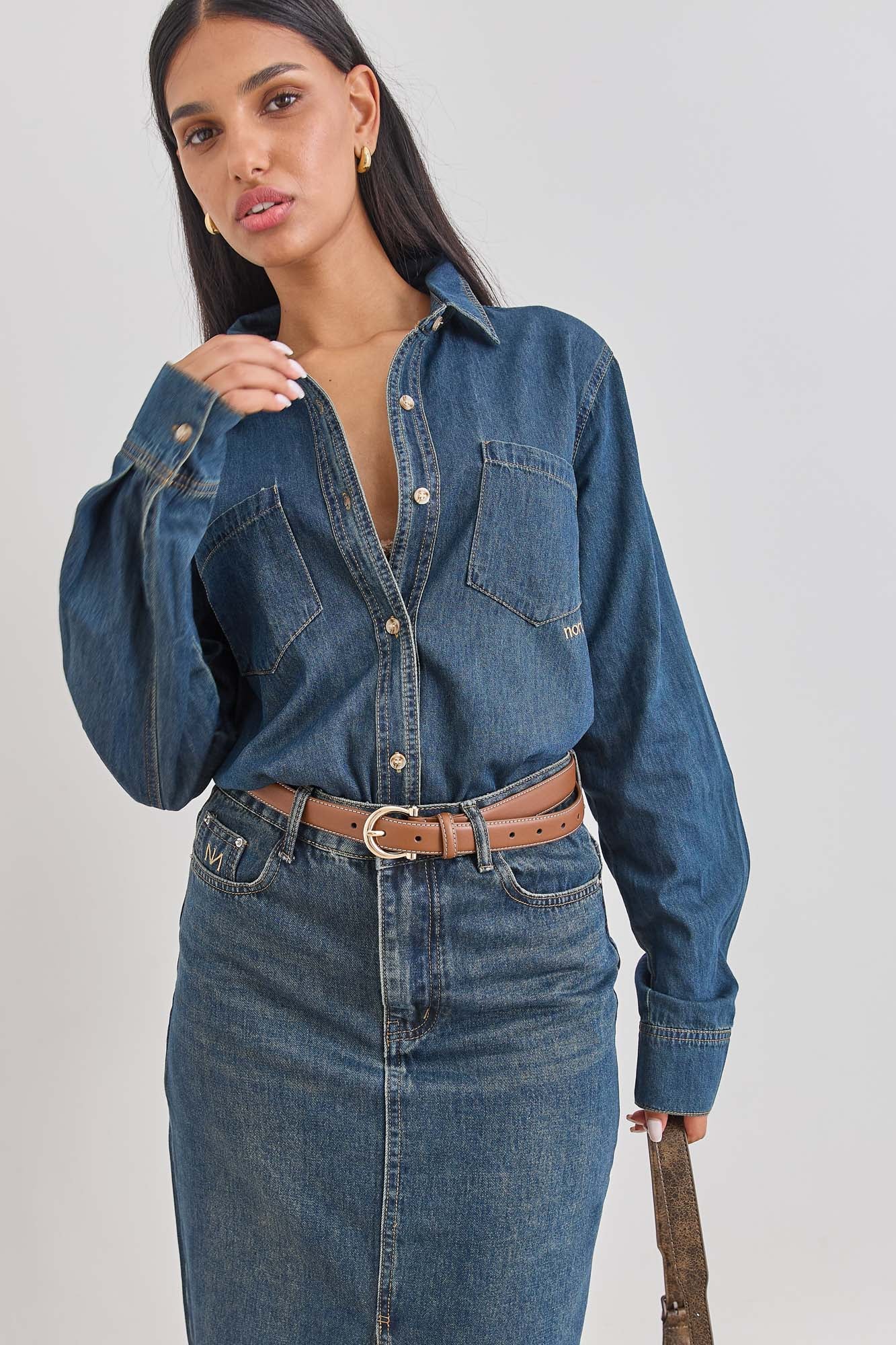 מכופתרת ג'ינס ג'ונסון רקמת לוגו | ג'ינס