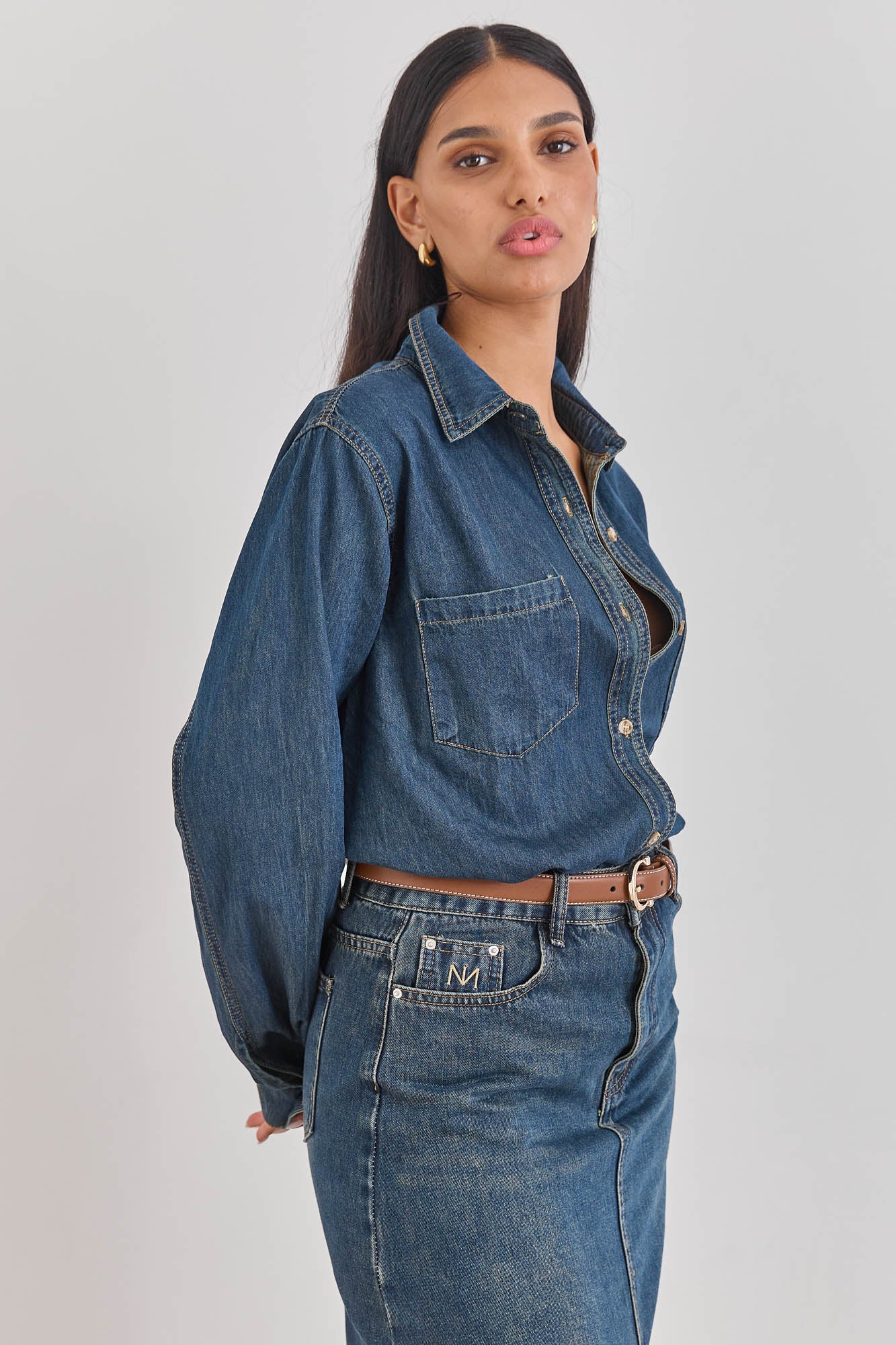 מכופתרת ג'ינס ג'ונסון רקמת לוגו | ג'ינס