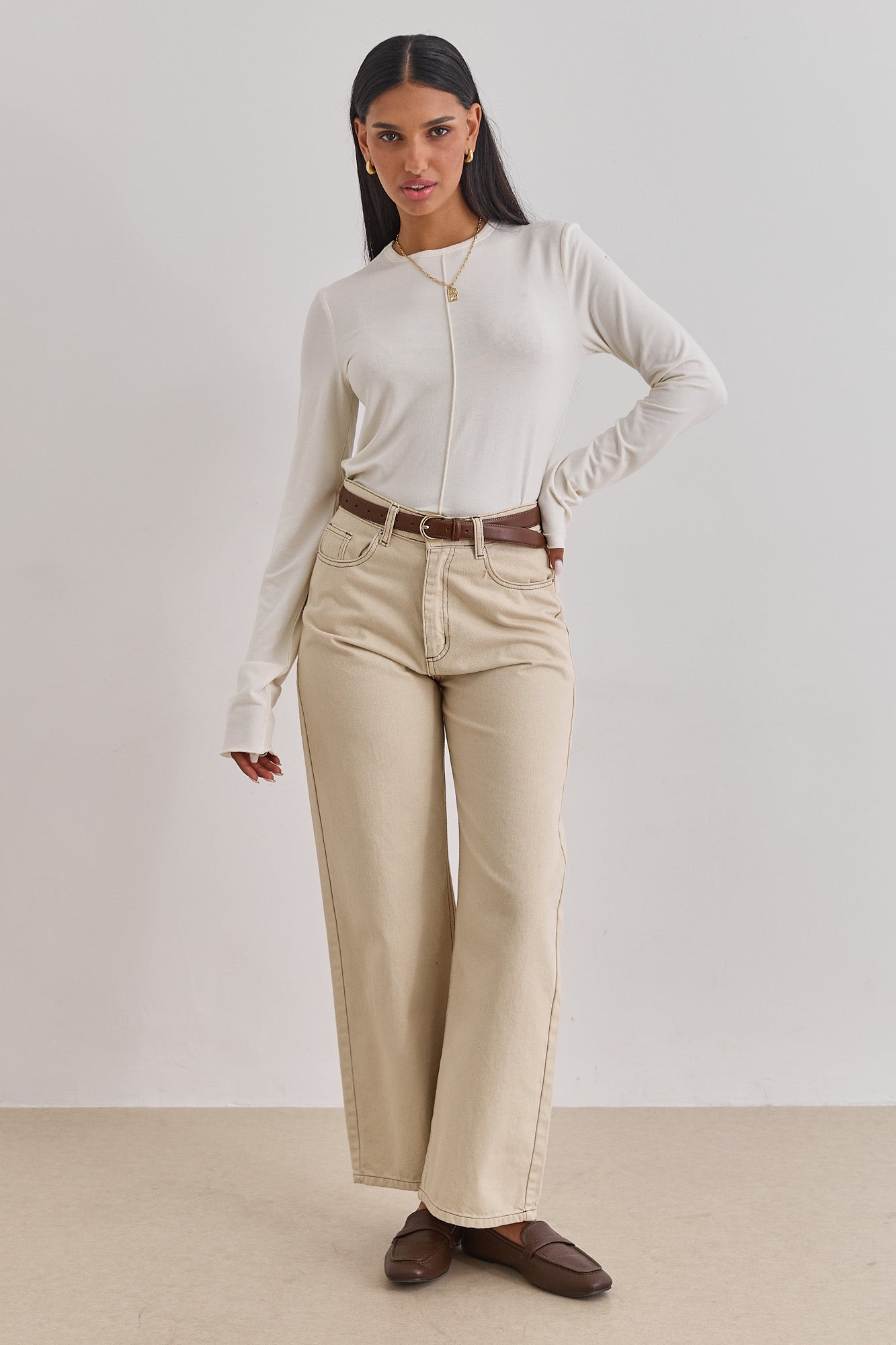 חולצת בייסיק נורה תפר קדמי | שמנת