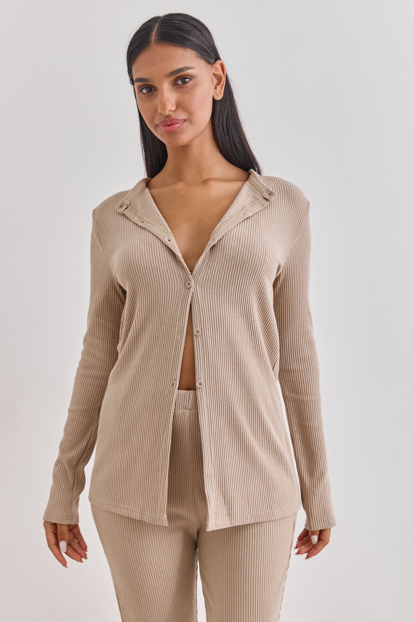 סריג ריב קאן בשילוב כפתורים | בז'