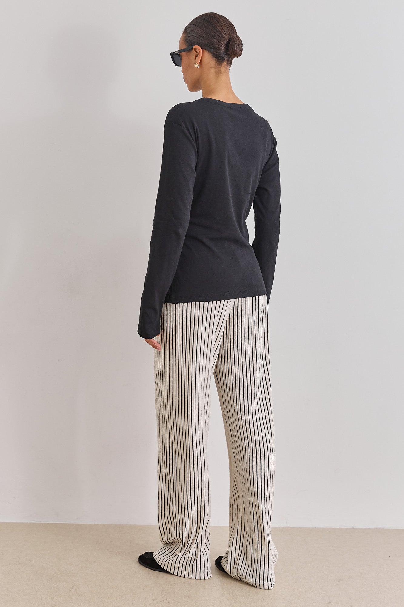 חולצת אן מרי רצועות קשירה | שחור