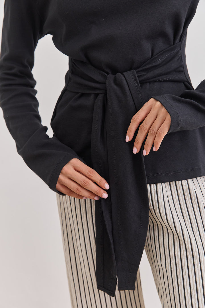 חולצת אן מרי רצועות קשירה | שחור