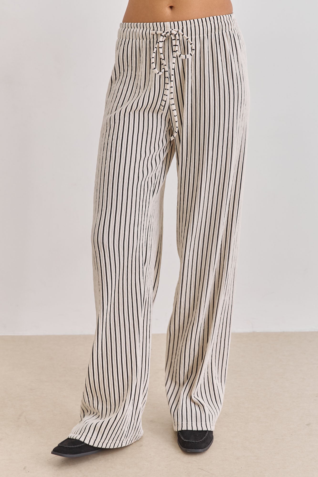 מכנסי סטארק סטרייפס גומי במותן | קרם/שחור