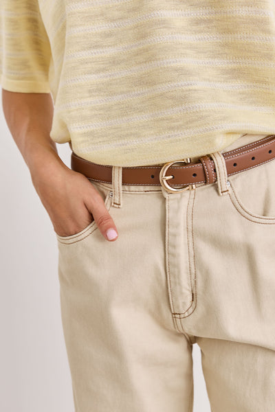 חגורת דמוי עור קלארו תיפורים בולטים | חום