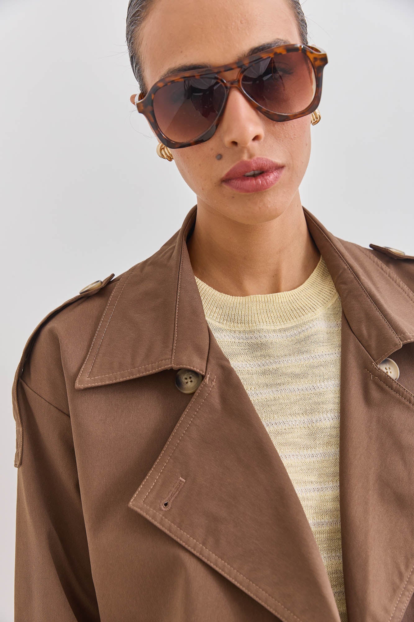 מעיל טראנץ' אלסקה כפתורים מנומרים | חום כהה