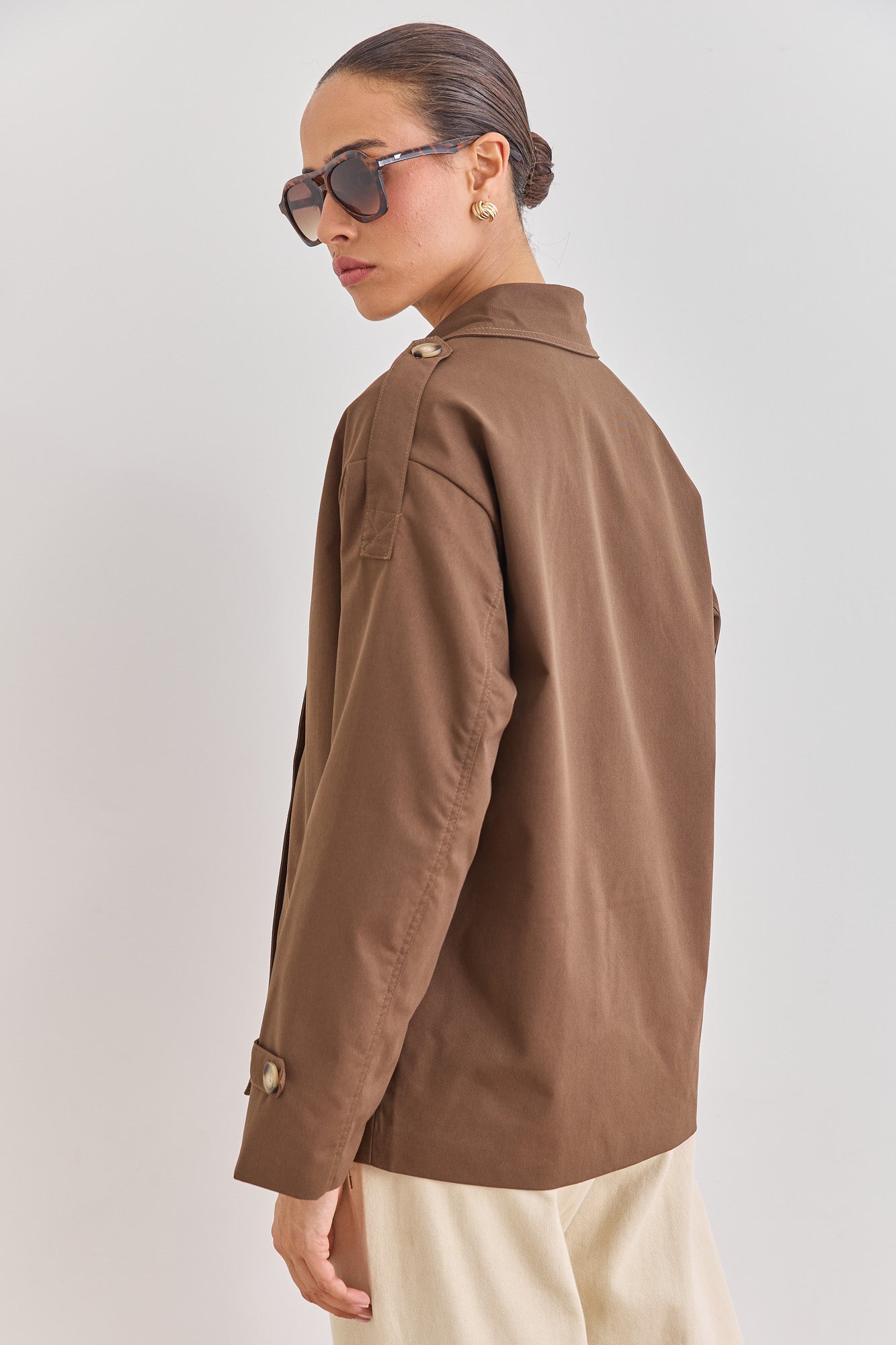 מעיל טראנץ' אלסקה כפתורים מנומרים | חום כהה