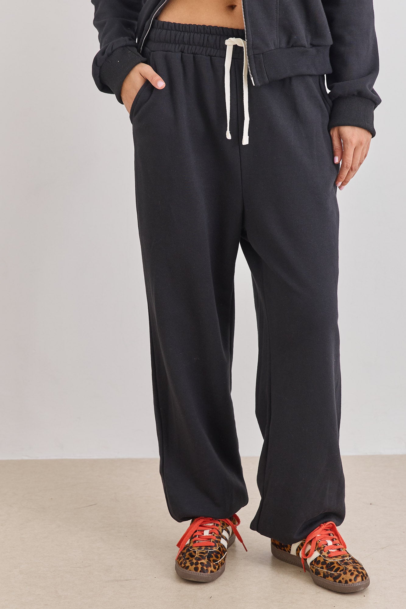 מכנסי טורי סיומת גומי בד פרנץ' טרי | שחור