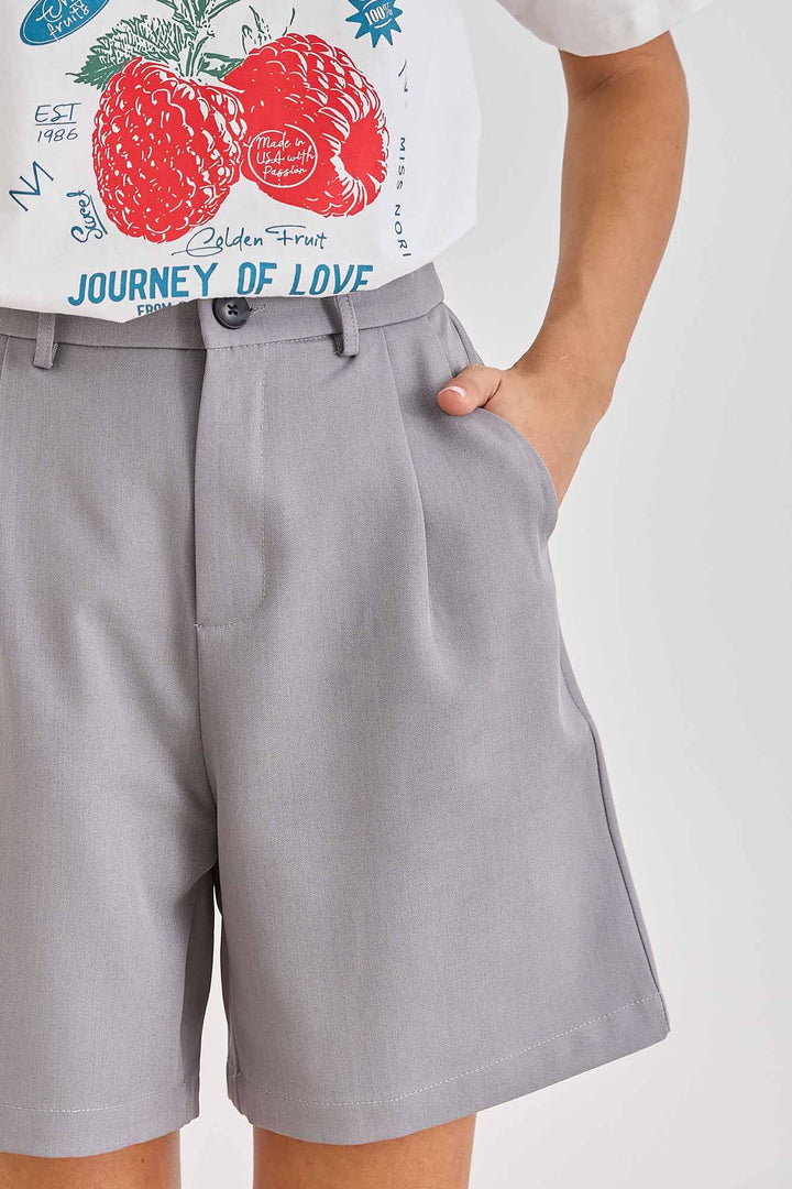 מכנסי ברמודה לימה מחויטים | אפור