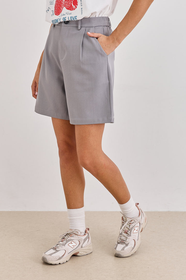 מכנסי ברמודה לימה מחויטים | אפור