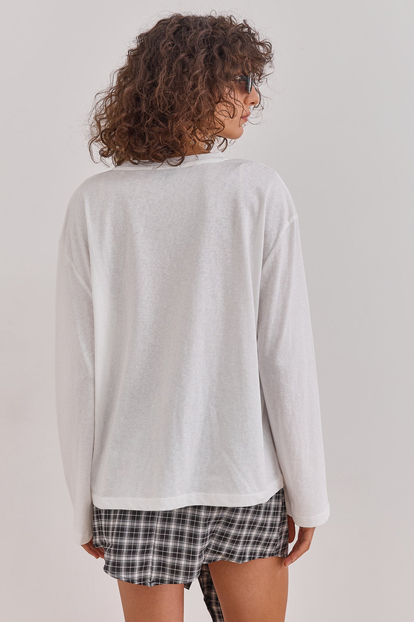 חולצת מלודי פרינט שרוולים ארוכים | לבן