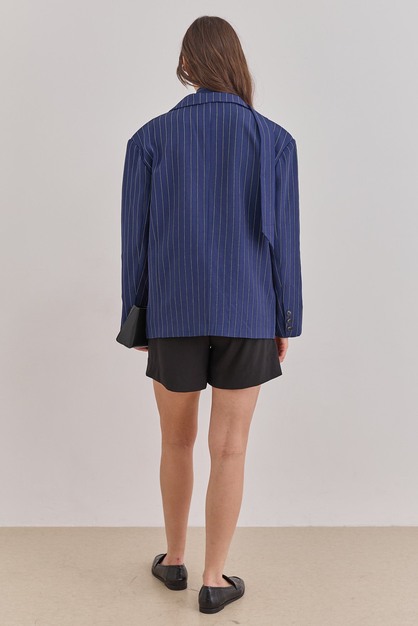 בלייזר מינדי סטרייפס בשילוב צעיף | כחול נייבי