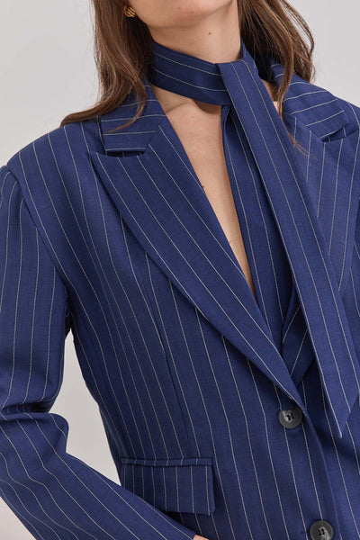 בלייזר מינדי סטרייפס בשילוב צעיף | כחול נייבי