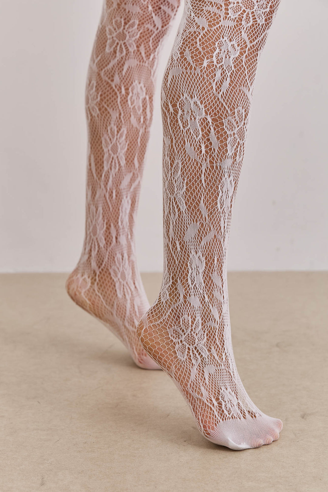 גרביוני קייטי דוגמת תחרה | לבן