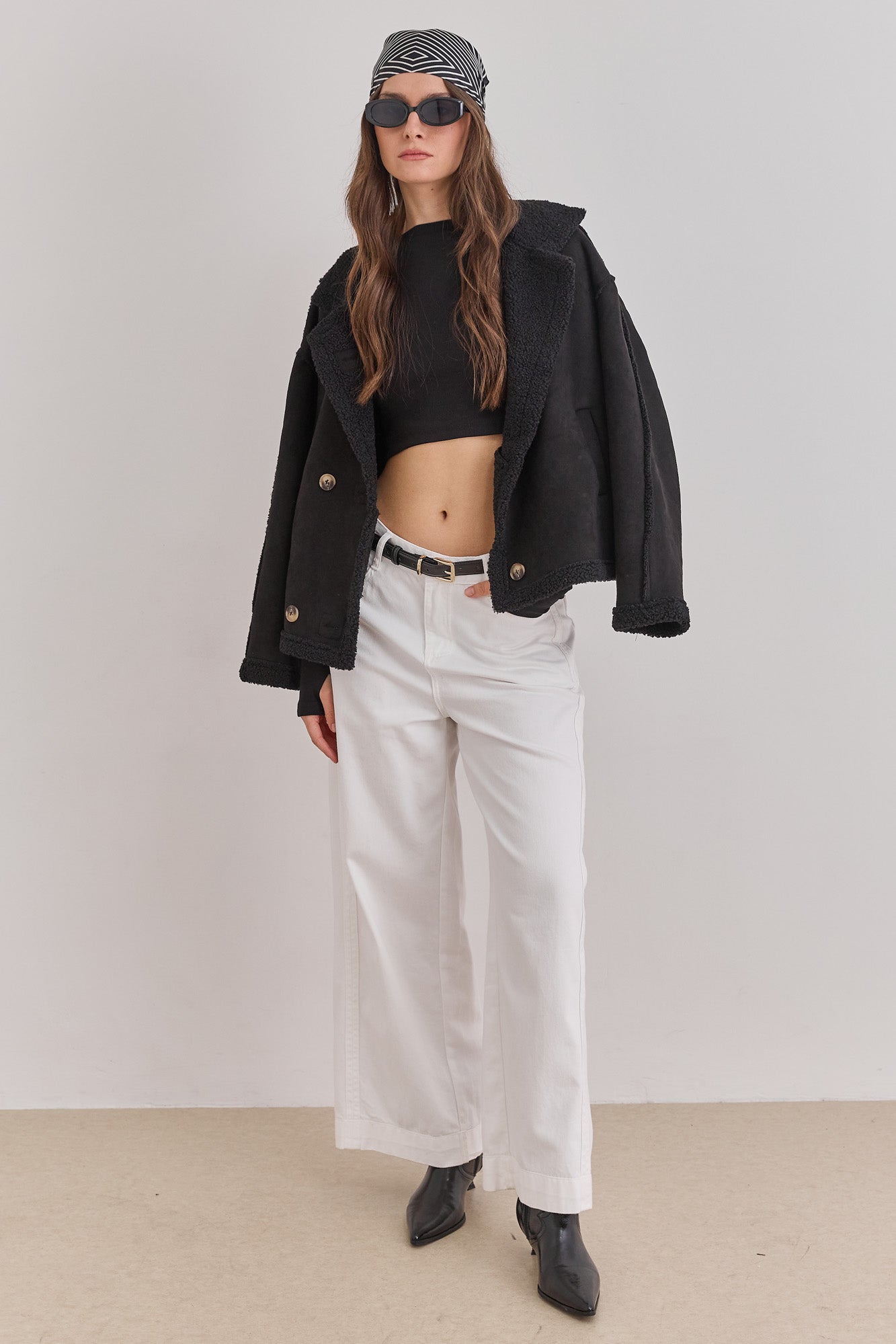 חולצת קרופ ויולט בד ריב שרוול כפפה | שחור