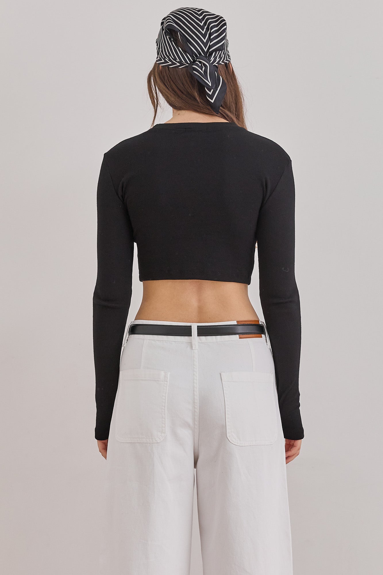 חולצת קרופ ויולט בד ריב שרוול כפפה | שחור