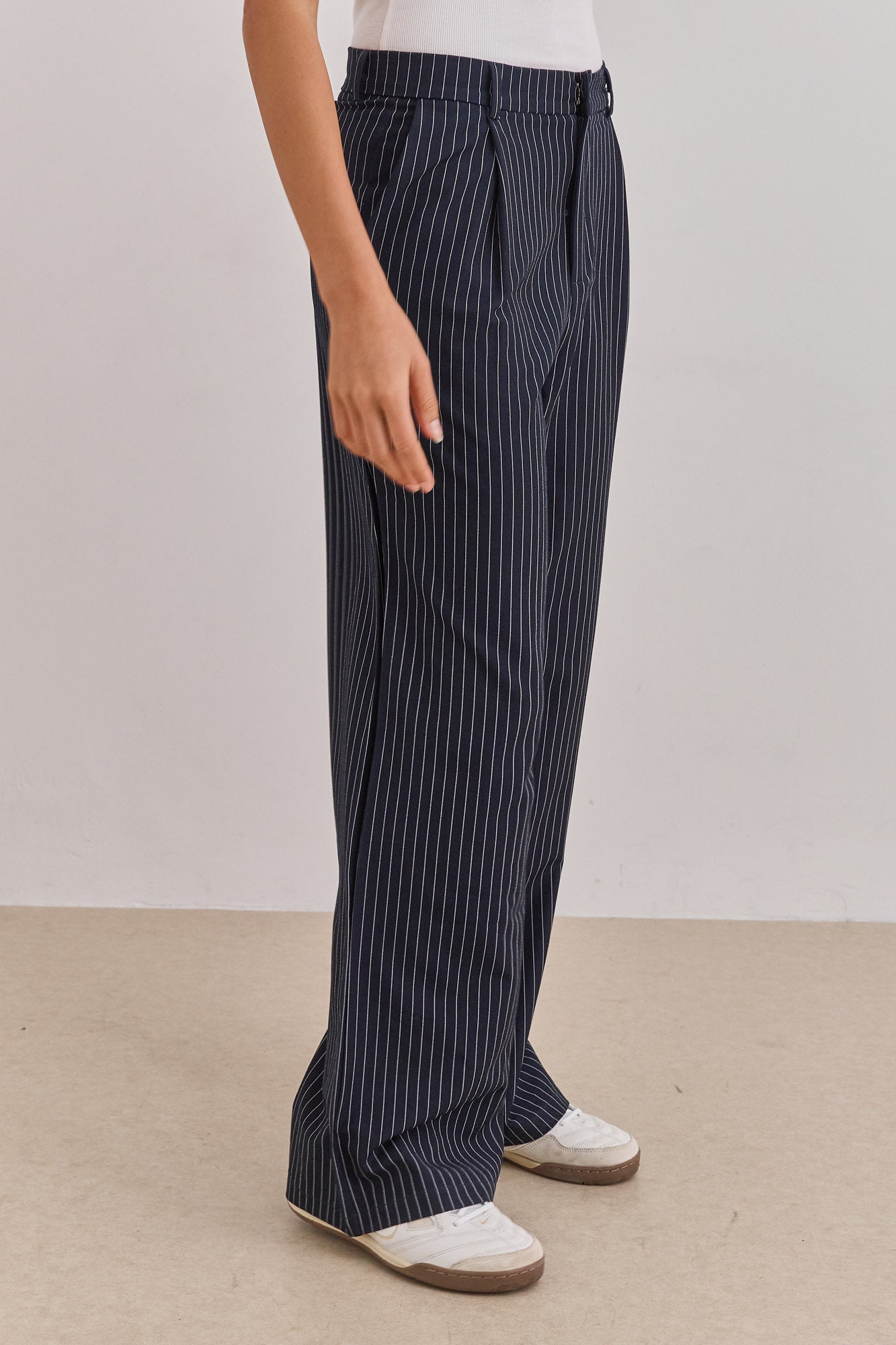 מכנסיים מחויטים ביל סטרייפס | כחול נייבי